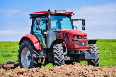 Ministrul Oprea vrea ca tractorul romanesc sa relanseze exportul autohton