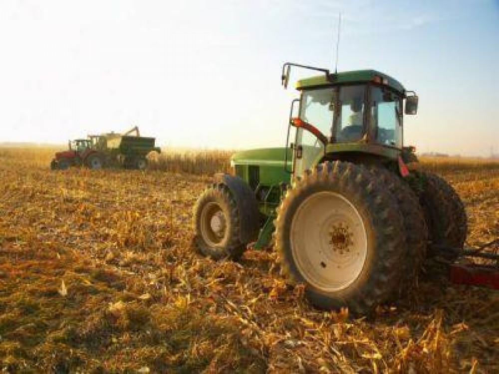 Fermierii trebuie sa depuna pana la sfarsitul anului cererile pentru reducerea accizei la motorina