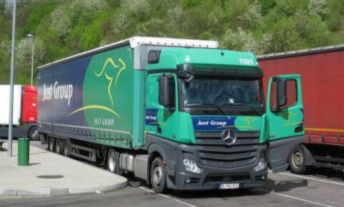 Firmele de transport ameninta ca nu vor mai alimenta in Romania