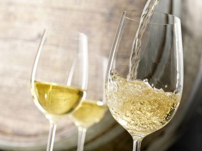 Vanzarile de vin alb detin 60% din piata romaneasca