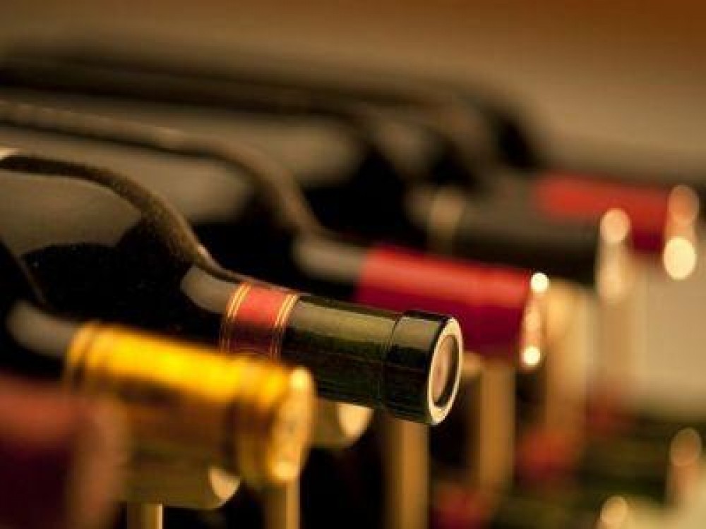 Vinul facut in casa, bautura preferata a romanilor in sezonul rece