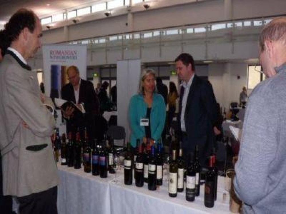 Vizitatorii salonului Vintest 2014 au posibilitatea sa castige propria greutate in litri de vin